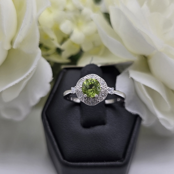 ♥️ AUGUST LOVE RING - Picture 7 of 7